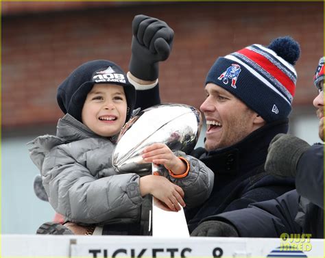 Tom Brady & His Son Benjamin Celebrate Patriots Victory at Super Bowl ...