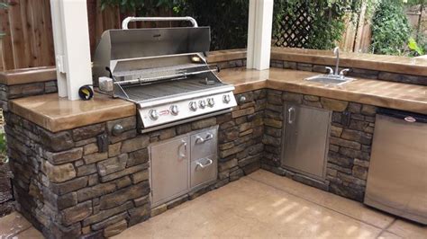 Resultado de imagen para bbq island | Outdoor kitchen countertops, Outdoor kitchen design ...