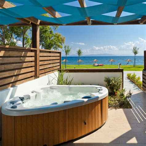 Top 6 hotels with hot tub on balcony - TUI BLUE Blog