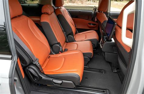 2022 Kia Carnival: 103 Interior Photos | U.S. News