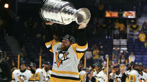 Phil Kessel signs Penguins fan's baby at Stanley Cup parade - Sports Illustrated