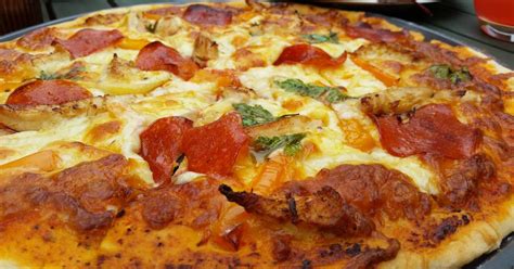 Chicken and pepperoni pizza Recipe by Sokoya - Cookpad