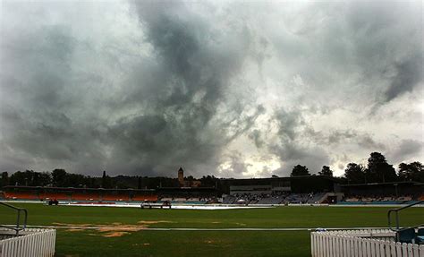 Dark clouds envelope Manuka Oval | ESPNcricinfo.com