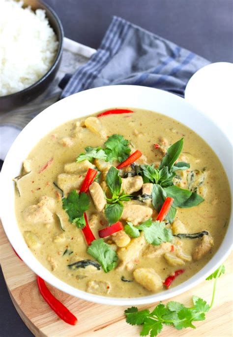 Easy Thai Green Chicken Curry - That Spicy Chick