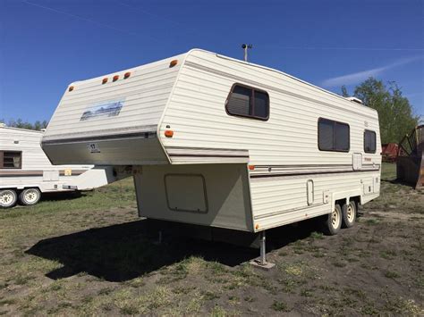 1989 OKANAGAN 25 FT. 5TH WHEEL TRAVEL TRAILER