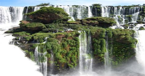 Waterfall Island, Alto Parana, Paraguay : pics