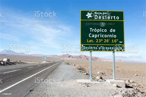 Tropic Of Capricorn Sign Stock Photo - Download Image Now - Altiplano ...