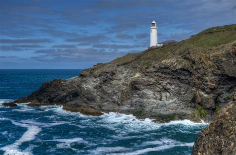 Trevose Head lighthouse, Cornwall | Here's one from the arch… | Flickr