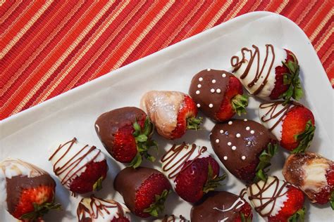 Chocolate dipped Strawberries – Divine Spice Box