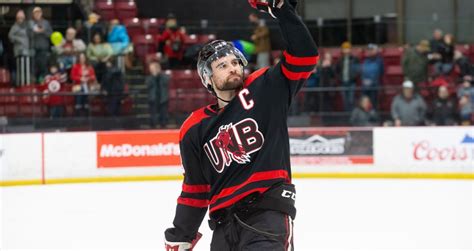 UNB men's hockey team posts 1st perfect 30-0 regular season in U Sports history | CBC Sports