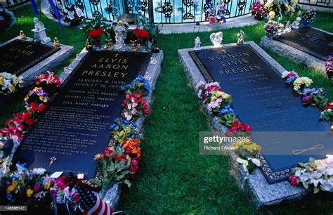 Memorial Garden At Elvis Presleys Graceland High-Res Stock Photo ...