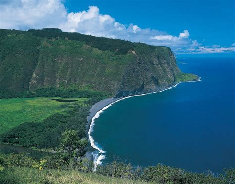 Waipio Valley | Hiking, Waterfalls, Black Sand Beach | Britannica