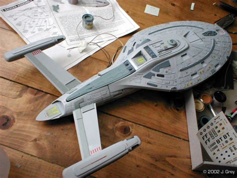 Starship Modeler - Intrepid-Class Variant Kitbash