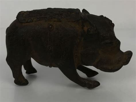 Old Metal Pig Sculpture Appears To Have Golden Tone Underneath 327g