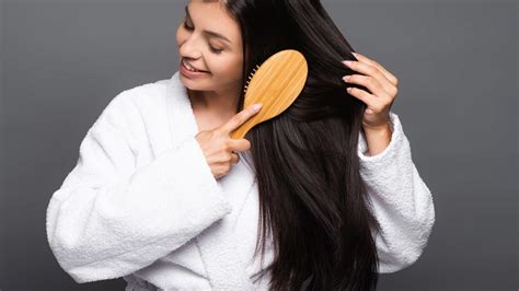 How To Brush Your Hair And Benefits Of Hair Brushing