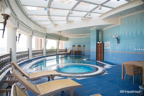 Retaj Al Rayyan Hotel Pool: Pictures & Reviews - Tripadvisor