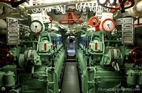 SUBMARINOS ---: interior del submarino U-bot 995