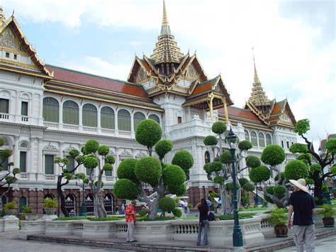 File:Grand Palace in Bangkok - Chakri Mahaprasad Hall.jpg - Wikipedia