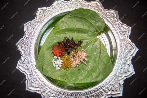 Premium Photo | Shahi Indian paan masala isolated on Betel leaf top view