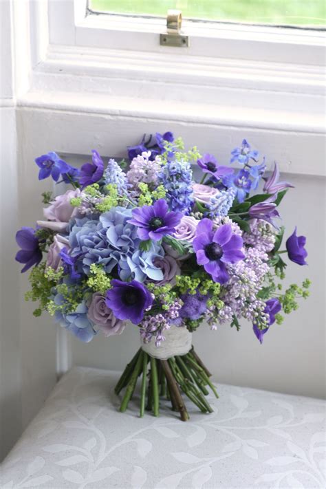 Purple And Blue Wedding Flower Bouquets / Black And White Wedding Cake ...