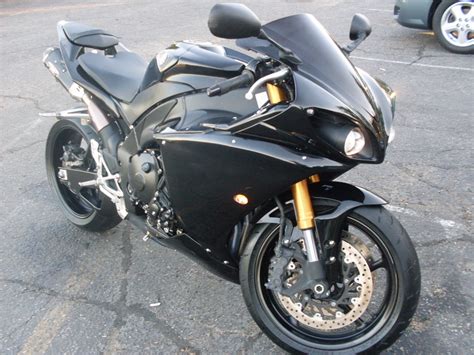 luisrideauto: 2009 Yamaha R1 with 1000cc Engine, 6 speed manuel 3K Miles!!