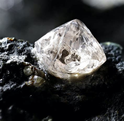 The Science Behind Diamond Formation: Nature's Marvels - Greene Label