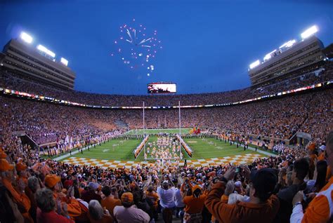 Neyland Stadium, Knoxville, Tennessee [2896 x 1944] : r/stadiumporn