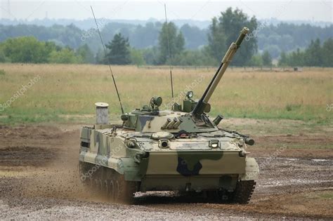 Modern heavy tank of the Armed Forces of Russia Stock Photo by ©VLADJ55 4556904