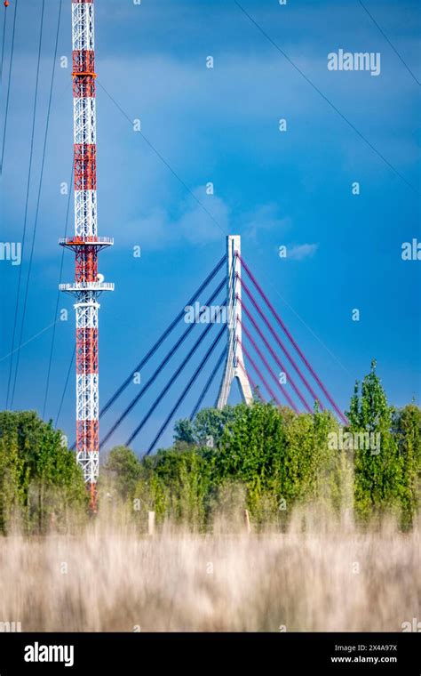 Niederrheinbrücke Wesel, bridge pier, B58, cable-stayed bridge, the ...