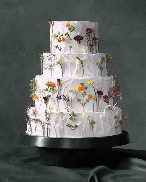 Edible Wedding Cake Flowers: How To Add A Touch Of Nature To Your Cake – The FSHN