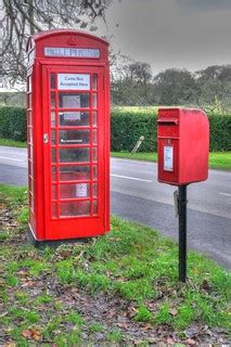 Boxes, Kimpton, Hampshire. | Pair of red boxes. | Mike Cattell | Flickr
