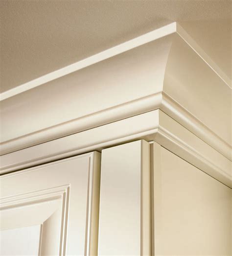 Large Cove Molding with Starter Molding in Dove White Maple