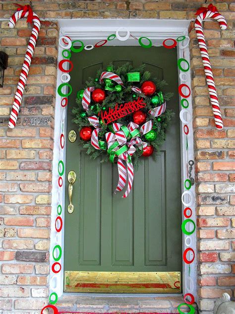 50 Best Christmas Door Decorations for 2021