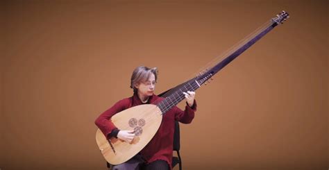 Behold the theorbo, an enormous baroque lute / Boing Boing