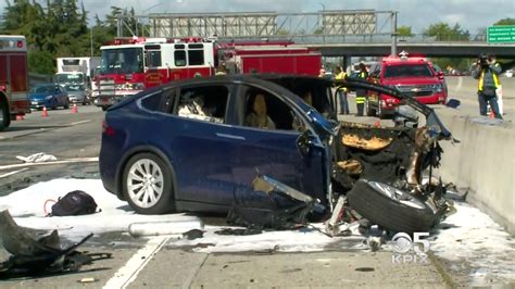 Tesla Autopilot Malfunction Caused Crash That Killed Apple Engineer ...