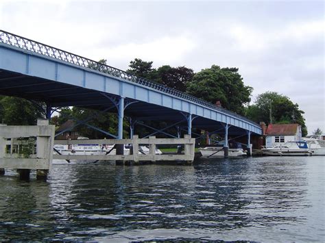 Cookham Bridge (Cookham, 1867) | Structurae