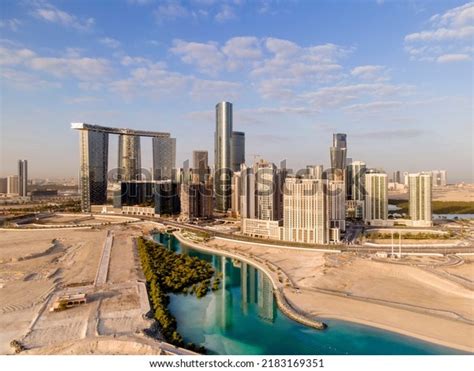 31 Abu Dhabi Streets Drone Images, Stock Photos, 3D objects, & Vectors ...