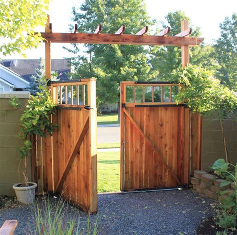 double gate w/ arbor | Backyard gates