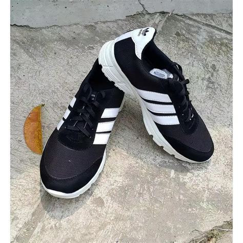 Sepatu Hitam Putih Pria - Sepatu mania