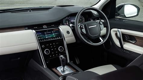 Land Rover Discovery Sport PHEV interior & comfort | DrivingElectric