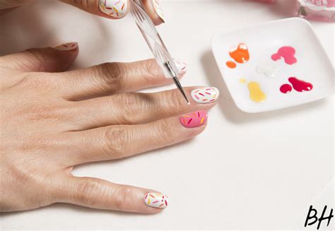 How To Get This Delicious Sprinkle Nail Art | StyleCaster