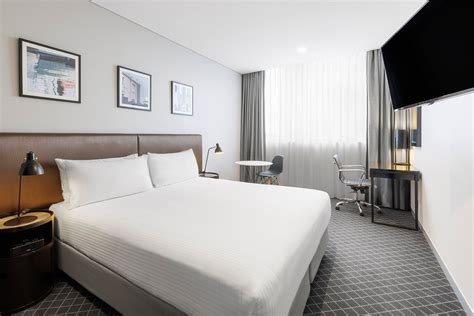 HOLIDAY INN & SUITES SYDNEY BONDI JUNCTION - Updated 2024 Prices & Hotel Reviews (Australia)