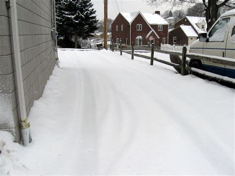 The drive-way with fluffy snow. | The leaf blower blew off t… | Flickr