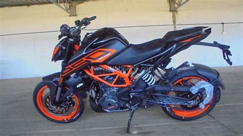 2020 KTM Duke 250 BS6 in new colours - Arrives at dealer