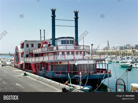 Mississippi Willow Paddle Steamer Image & Photo | Bigstock