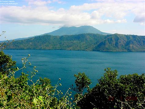 Lake Apoyo and Mombacho Volcano - Nicaragua Wallpaper (31325392) - Fanpop