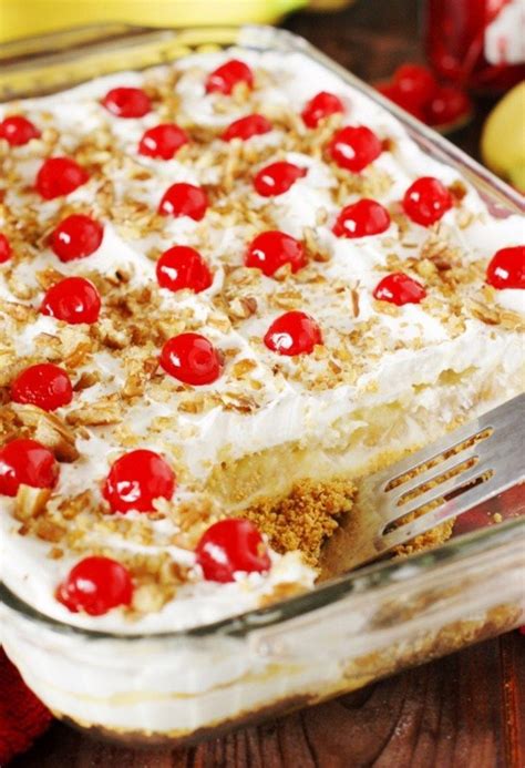 Easy No Bake Banana Split Dessert Recipe | Banana split dessert recipes ...