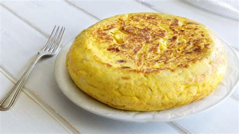 Cómo cocinar una tortilla de patatas gorda sin que quede cruda en su interior