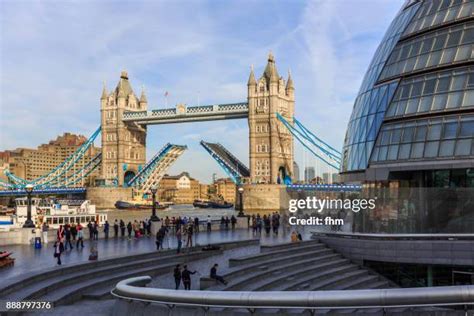 928 Tower Bridge Opening Stock Photos, High-Res Pictures, and Images - Getty Images