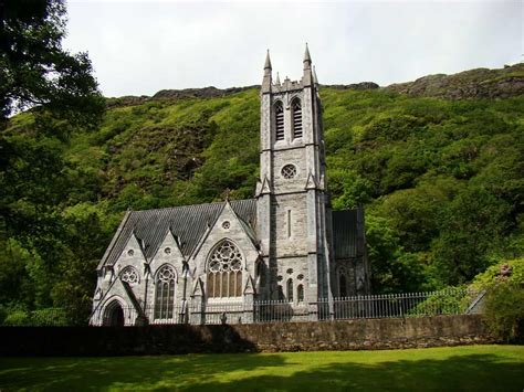 Iconic Kylemore Abbey How To Visit It In Ireland